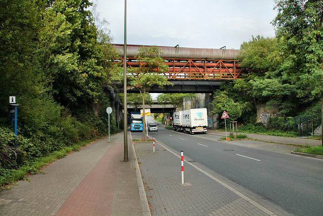 Lindberghstraße mit Eisenbahnbrücken (Dortmund-Huckarde) / 9.09.2018