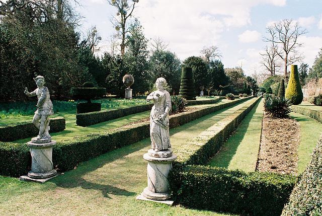 Long Garden, Clivedon, Buckinghamshire
