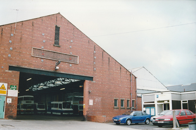 Lancashire United (Blazefield) garage at Clitheroe – 31 May 2001 (467-27) Lancashire United (Blazefield) garage at Clitheroe – 31 May 2001 (467-27)