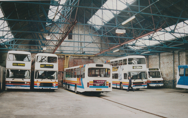 Lancashire United (Blazefield) garage at Clitheroe – 31 May 2001 (467-20) Lancashire United (Blazefield) garage at Clitheroe – 31 May 2001 (467-20)