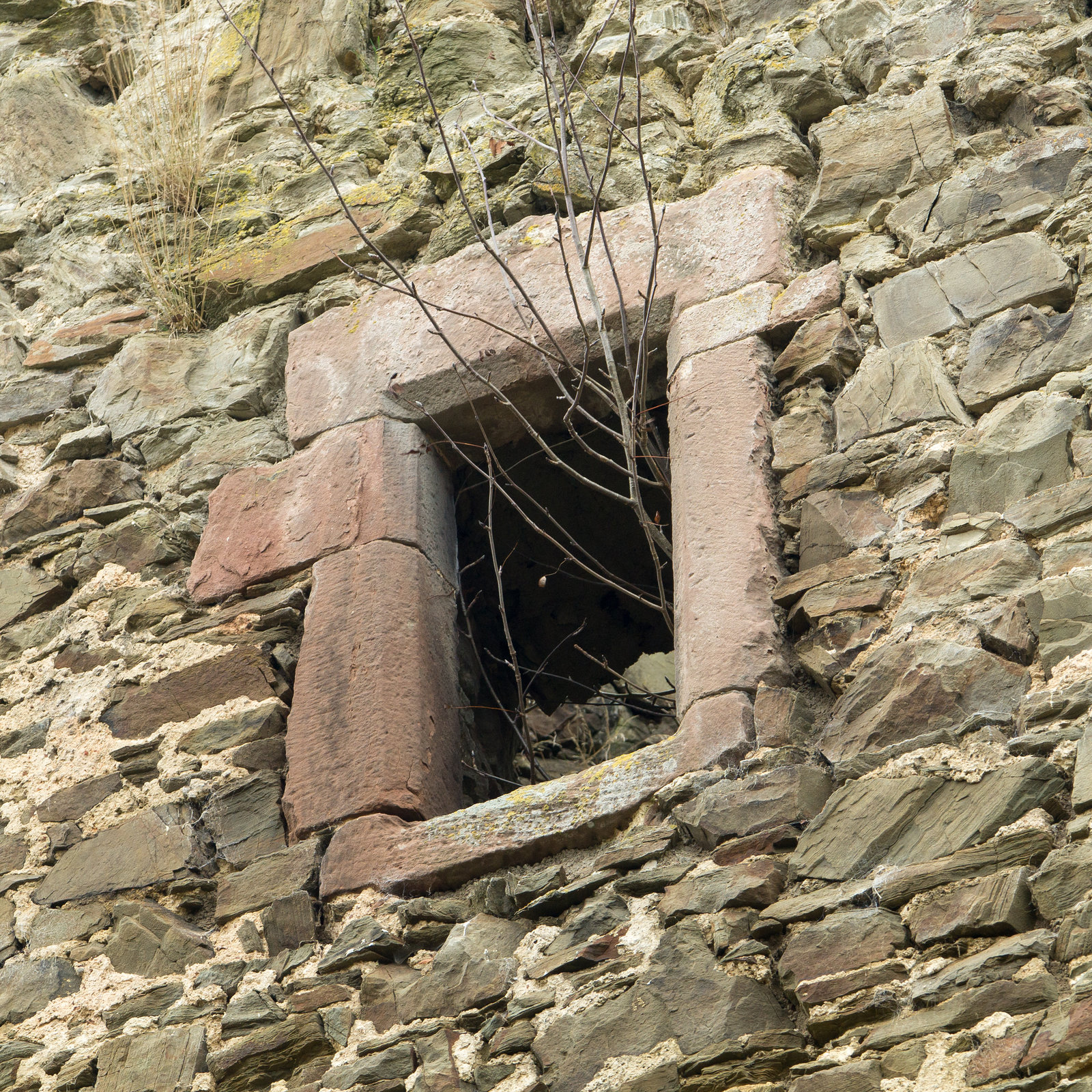 Üxheim - Burgruine Neublankenheim
