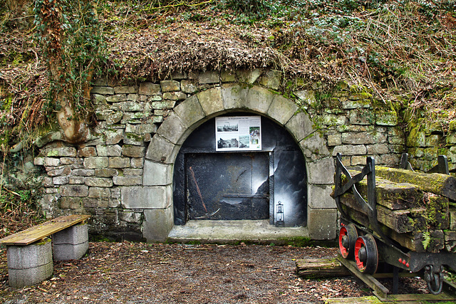 Mundloch des Förderstollens der ehem. Zeche Altendorf Tiefbau (Essen-Burgaltendorf) / 21.03.2021