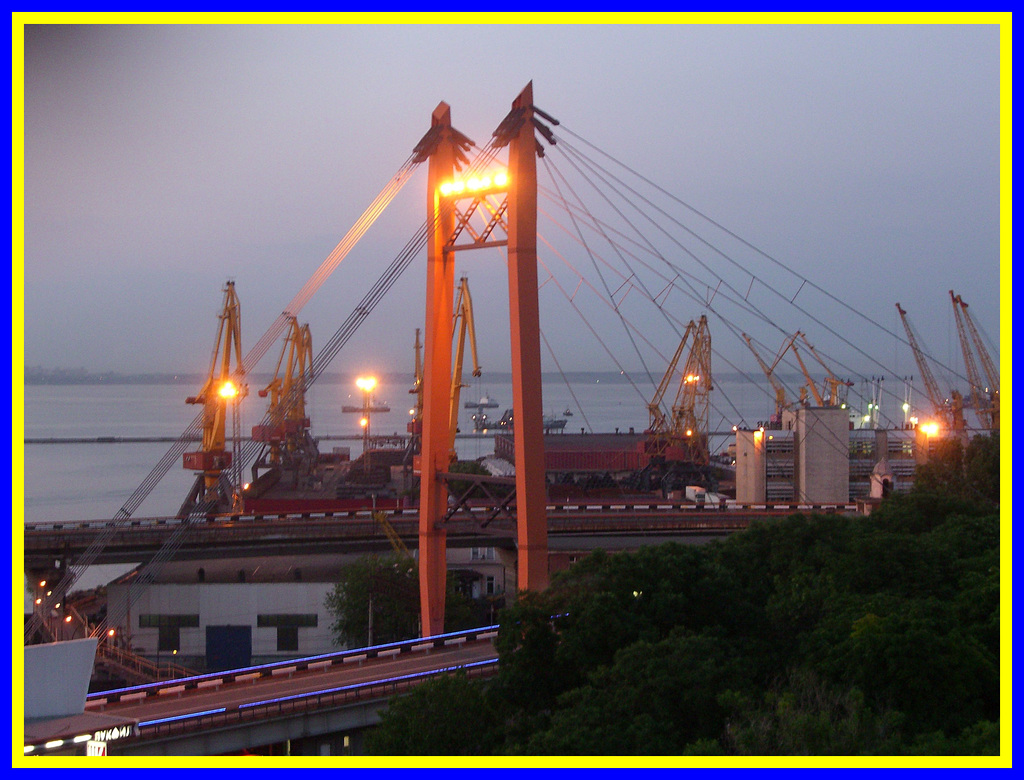 Nächtlicher Hafen von Odessa/Ukraina