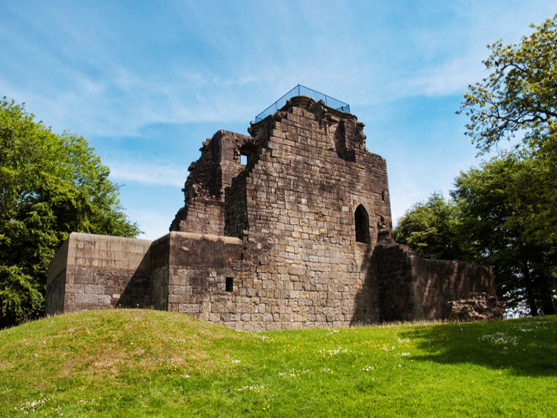 Crookston Castle