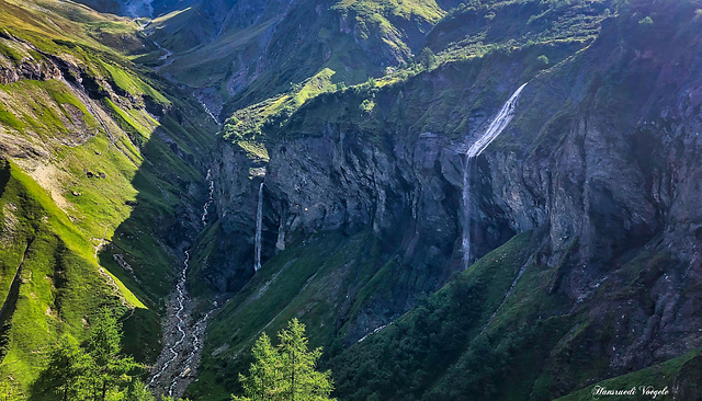 Im Weisstannental Bildmitte Sässbachfall/Rechts Muttenbachfall