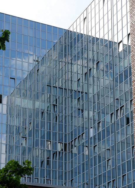 Double Reflection:  Bürokomplex AlsterCity