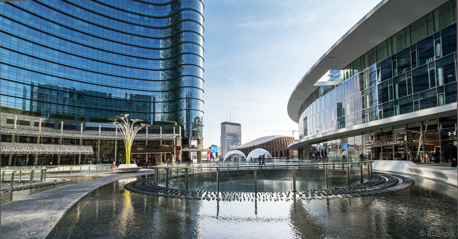 Piazza Gae Aulenti (© Buelipix)