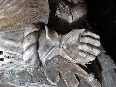 norbury church, derbs (32)mailed fist crest on tomb of nicholas fitzherbert +1473