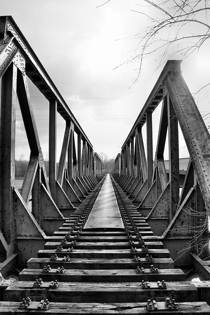 Alte Eisenbahnbrücke Dahlhausen der ehemaligen Ruhrtalbahn (Bochum) / 21.03.2021