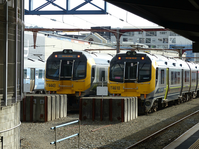 Metlink EMUs at Wellington (3) - 27 February 2015