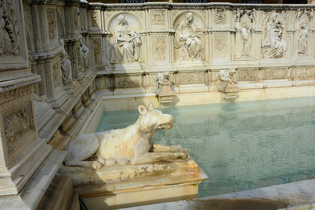 Italy, Siena, Fonte Gaia (details on the left side)