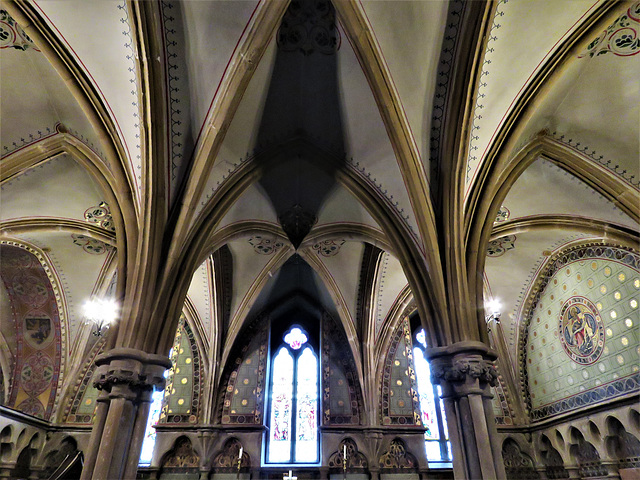 newstead abbey, notts ; mid 13 chapter house