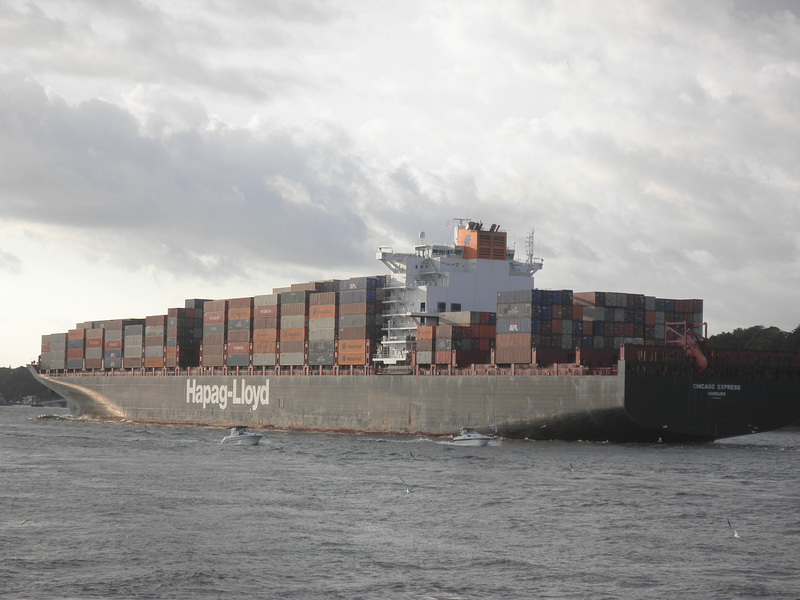 Chicago Express auf der Elbe