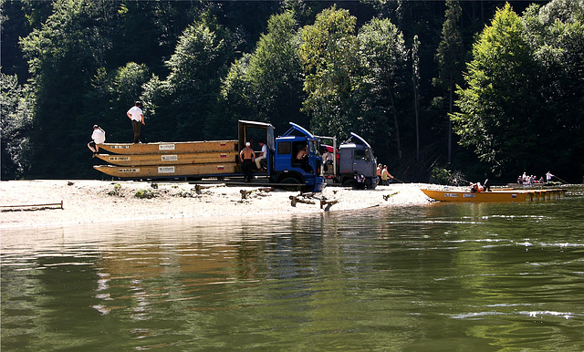 Floß-Rücktransport in der Slowakei