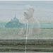 Collage de deux photos avec Photoscape : Ma chienne Giseh à SAINT BENOIT DES ONDES  avec vue sur le Mont Saint Michel