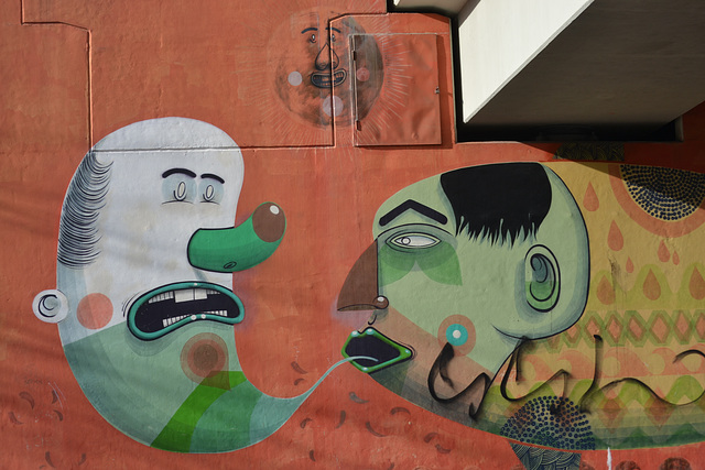 wat deze kunstwerken moeten betekenen-ik zou zeggen dat die rechtse hitler is die zuigt de ander leeg