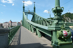 Freiheitsbrücke und Hotel Gellert