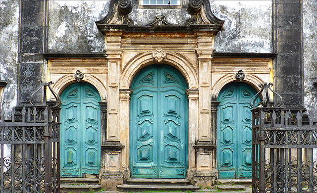 Igreia do Santissimo Sacramento do passo - le porte di ingresso -