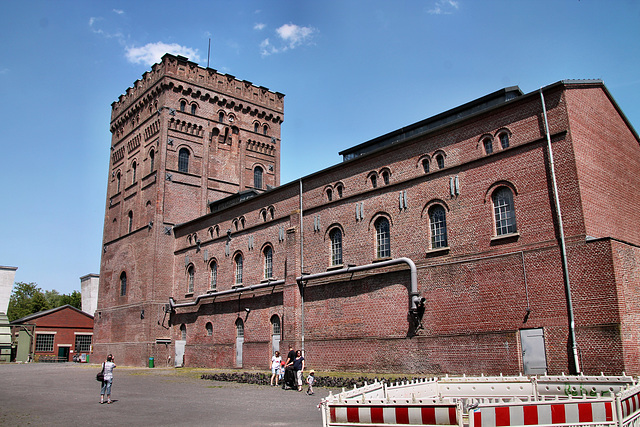 Schacht 1, Malakowturm von 1859 mit Maschinenhaus (Zeche Hannover 1/2/5, Bochum-Hordel) / 21.05.2018