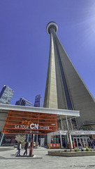 Entrance to the CN Tower (© Buelipix)