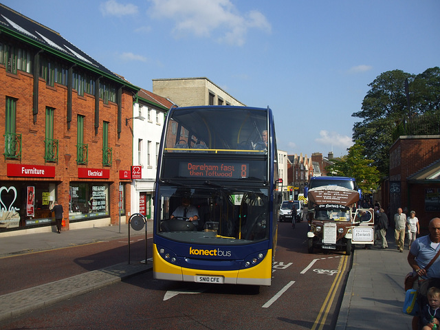 DSCF1549 Konectbus (Go-Ahead) SN10 CFE and Fred Agombar E855 VND in Norwich - 11 Sep 2015