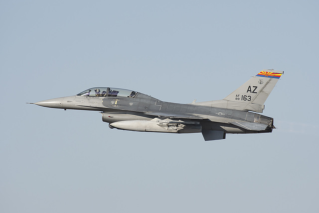 General Dynamics F-16D Fighting Falcon 89-0163