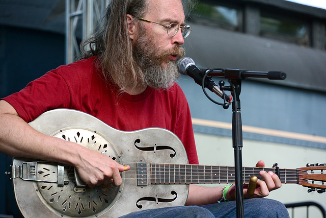 Playing that National resonator