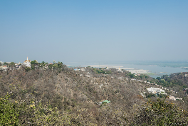 Aussicht von der Soon U Pon Nya Shin Pagode auf den Irrawaddy (© Buelipix)