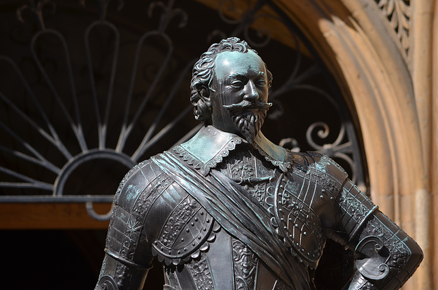 Oxford, The Old Bodleian Library, Sculpture of Sir Thomas Bodley
