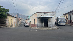Agua que no has de beber dejala corer