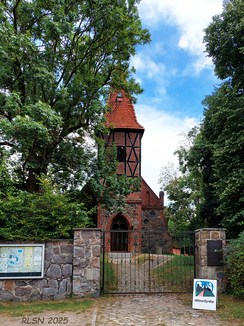 Alt Rehse, Dorfkirche