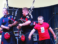 Red Hot Chilli Pipers @ the NH Highland Games 2015