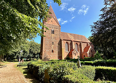 Dorfkirche in Kirchdorf (Insel Poel)   (2 PiPs)