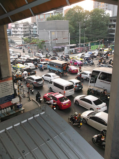 Embouteillage très routinier à Bangkok