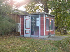 Trafohäuschen "Gartenhaus" in Wieck mit Blick ins Innere