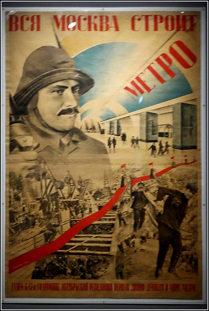 Tout Moscou construit le métro : livrons pour le 17ème anniversaire de la Révolution d'octobre...