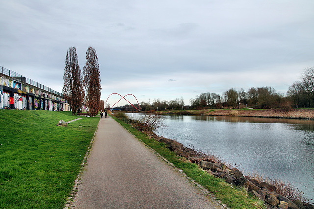 Weg am Rhein-Herne-Kanal (Nordsternpark, Gelsenkirchen-Horst) / 2.03.2024