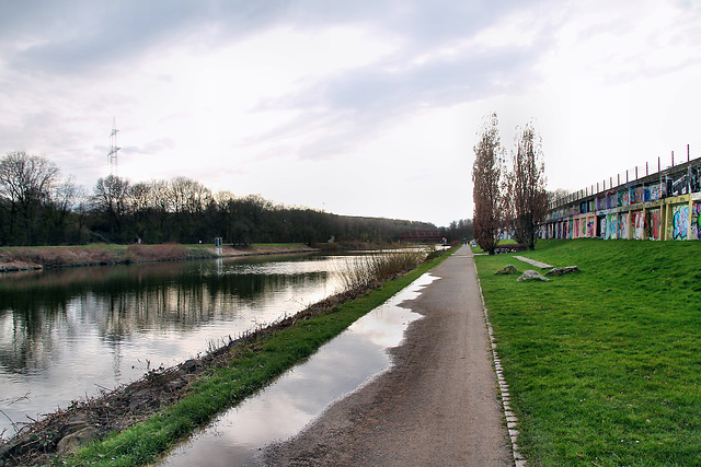 Weg am Rhein-Herne-Kanal (Nordsternpark, Gelsenkirchen-Horst) / 2.03.2024