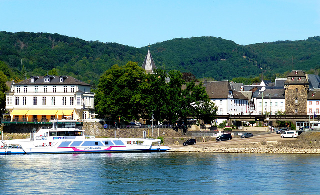 DE - Remagen - Blick auf die Fähre in Linz