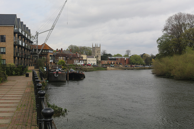 The Thames Path - Teddington to Kew Bridge, north bank