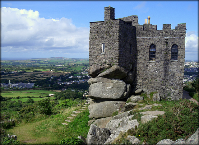 Carn Brae Castle