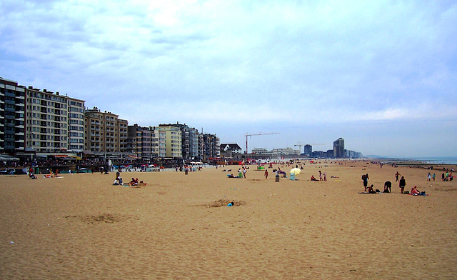 BE - Ostende - Strand am frühen Abend