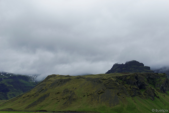 weiter hinten wäre er ... der Eyjafjallajökull ... wenn er nicht im Nebel wär' (© Buelipix)