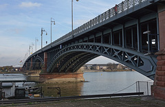 Theodor-Heuss-Brücke