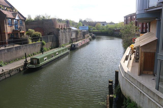 The Thames Path - Teddington to Kew Bridge, north bank