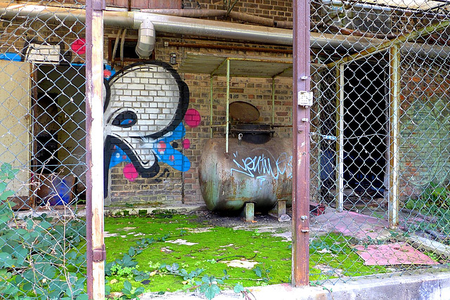 Happy Urbex Fence Friday!