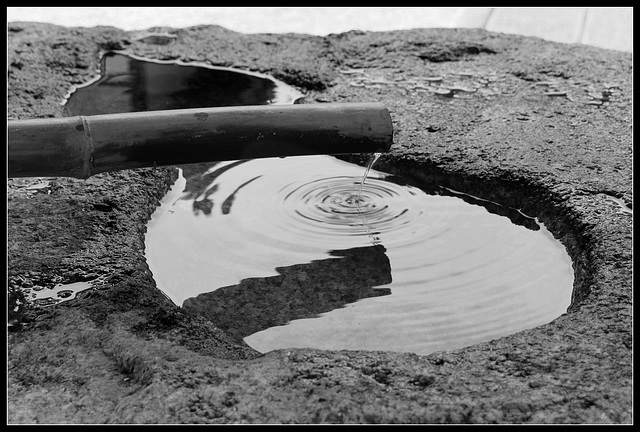 Dispositif pour faire des ronds dans l'eau