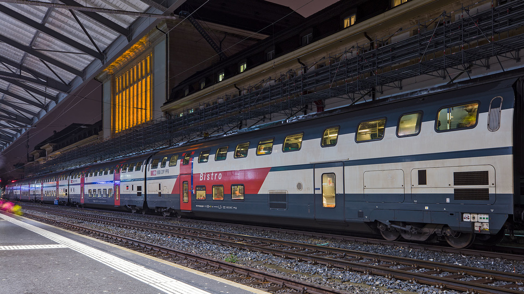 211229 Lausanne gare nuit 3