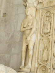 Trogir, portail occidental de la cathédrale : Eve.
