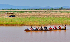 P1230339- Pirogue - Descente Tsiribihina. 06 novembre 2019